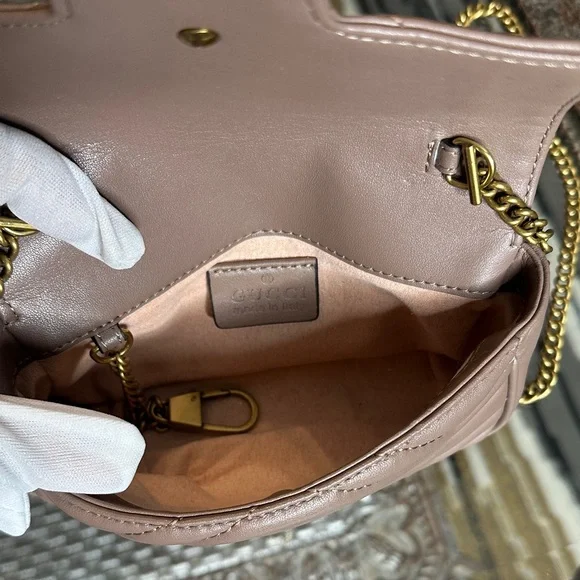 🔥🔥🔥 Gucci Women's Beige Quilted Mini Crossbody Bag with Gold Chain 🔥🔥🔥 - Picture 5 of 8